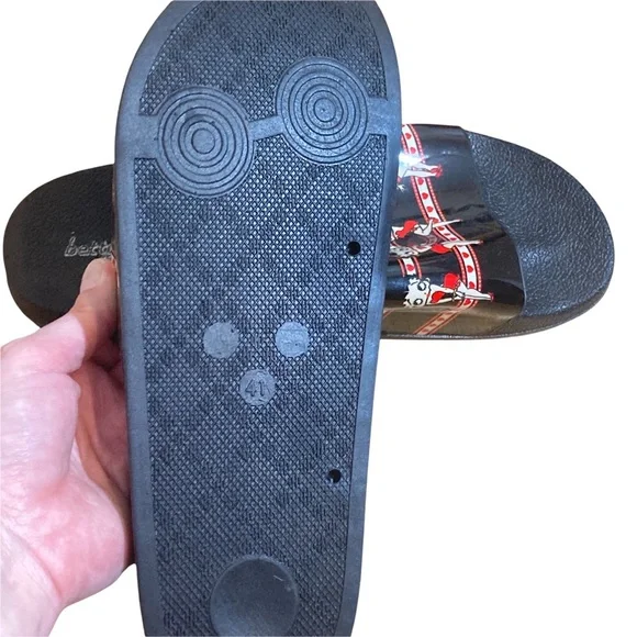 Betty Boop Womens Slides - Picture 2 of 5